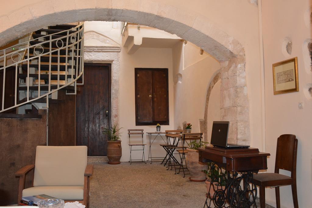 Loggia Traditional Suites Rethymno  ภายนอก รูปภาพ